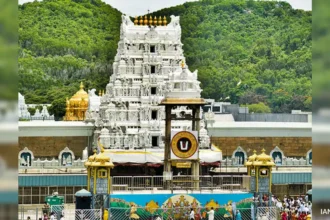 Thota Chandrasekhar donates Rs 1 crore